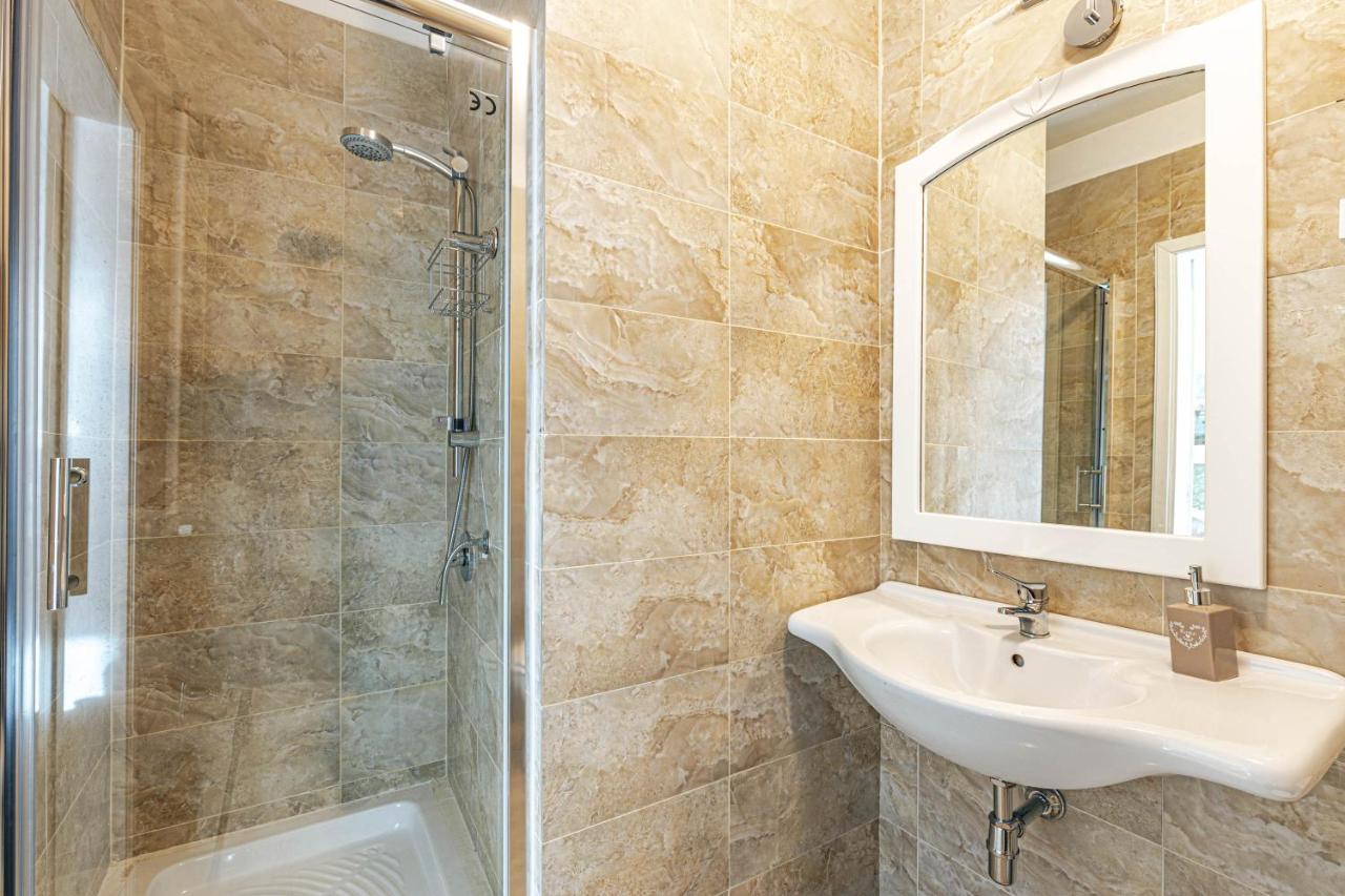 Giulio Cesare Suites Palermo Exterior foto